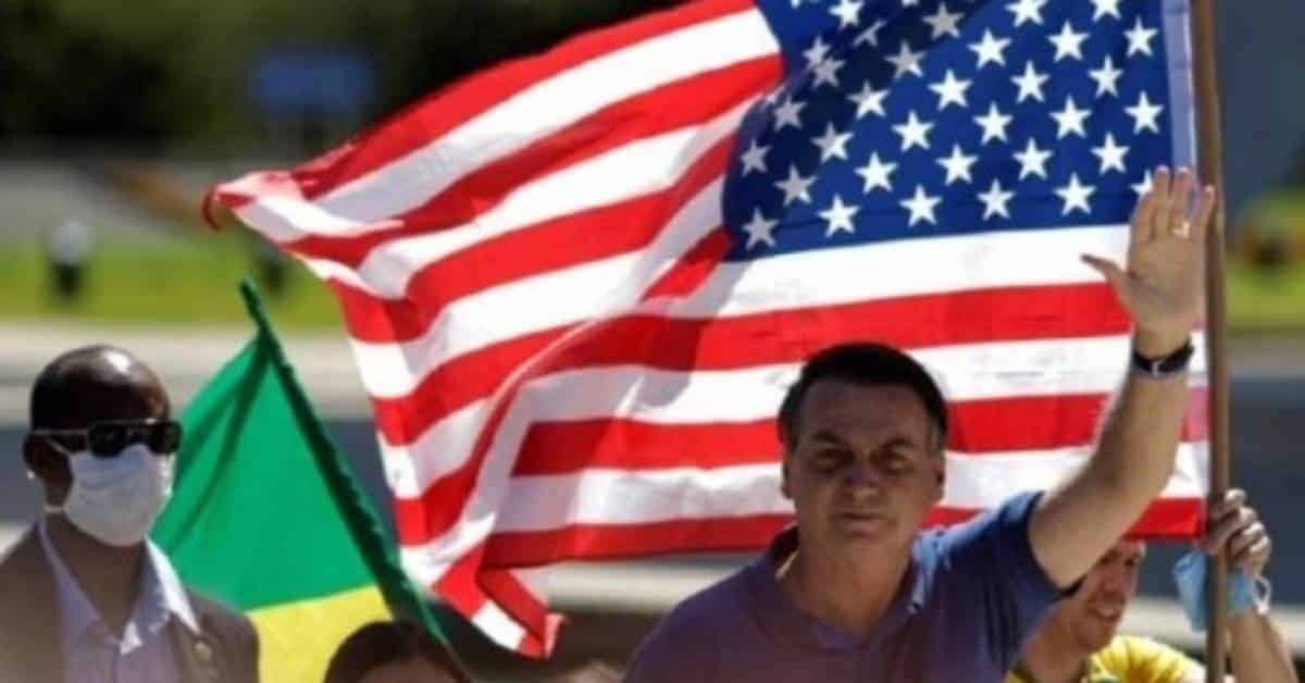 JORNALISTA É DESMENTIDO APÓS MENTIRA SOBRE BOLSONARO - FOTO TWITTER