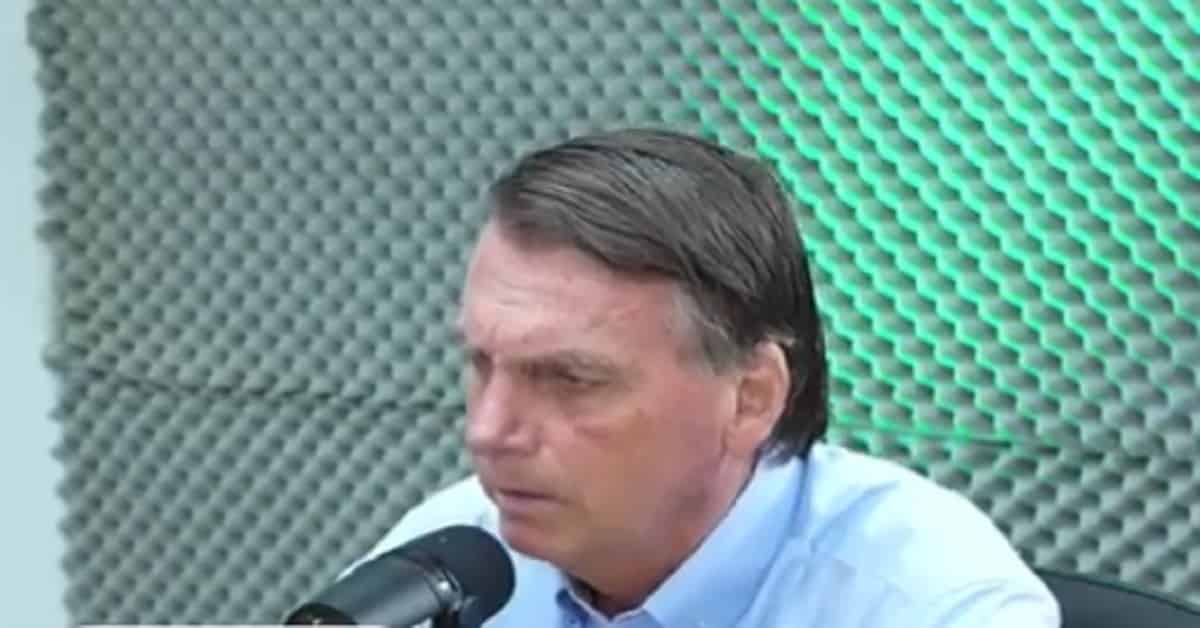 BOLSONARO E O DECRETO - FOTO TWITTER