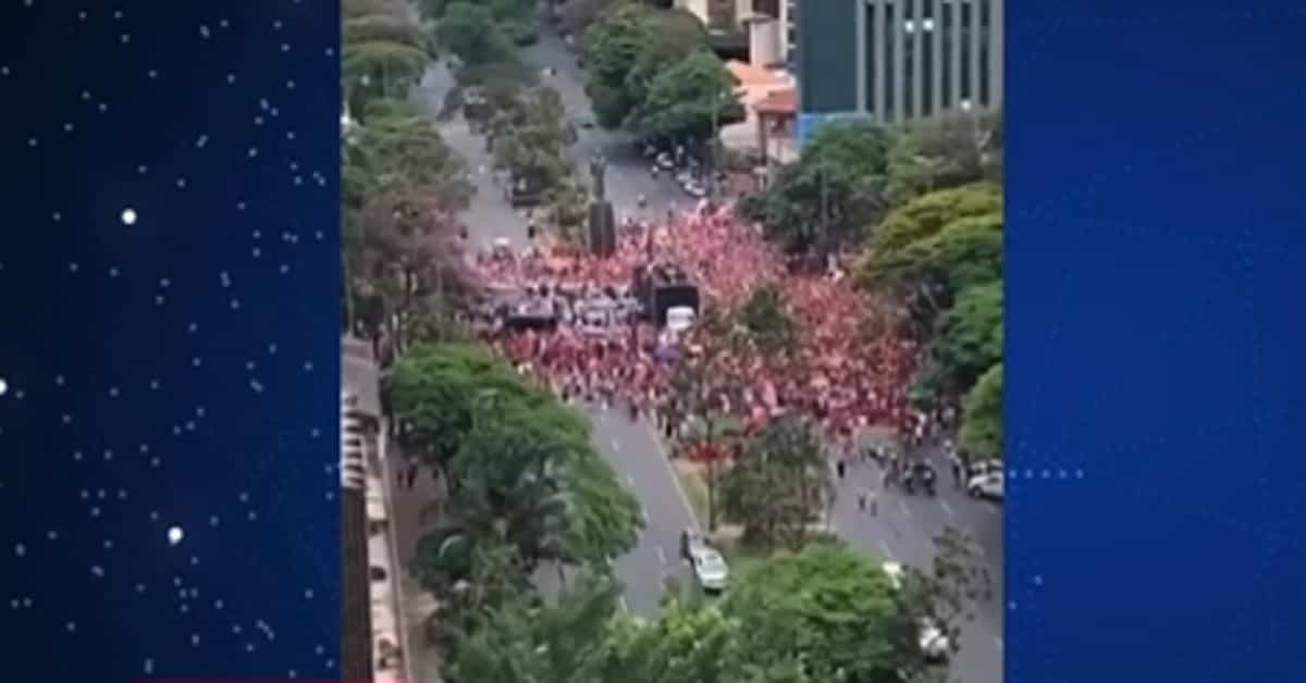 MAR DE GENTE CITADO POR LULA - FOTO REPRODUÇÃO DO TWITTER