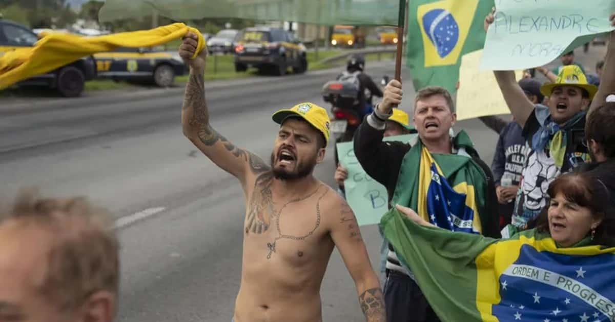 Polícia Rodoviária Federal Manifestantes Bolsonaristas - Foto Reprodução do Twitter