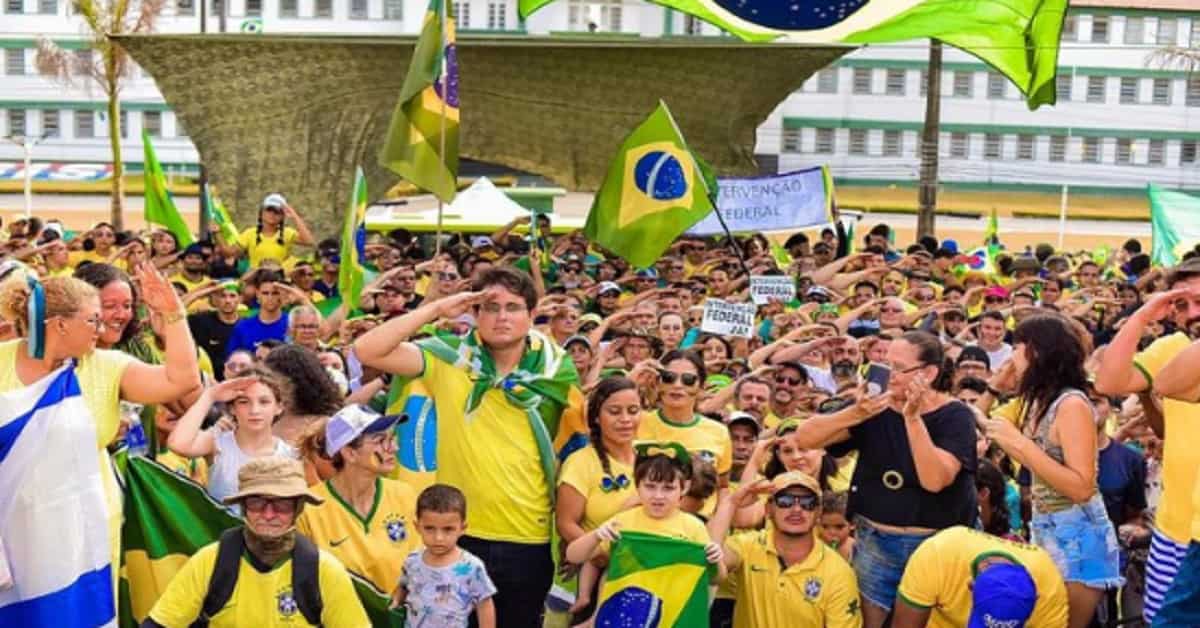 EX-MINISTRO COMENTA SOBRE MANIFESTAÇÕES - FOTO TWITTER