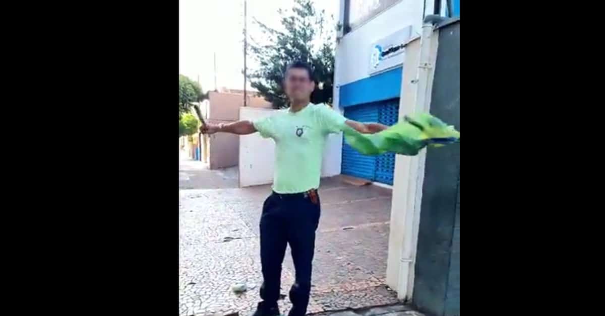 Esquerdista agride conservadora - Foto Reprodução do Twitter