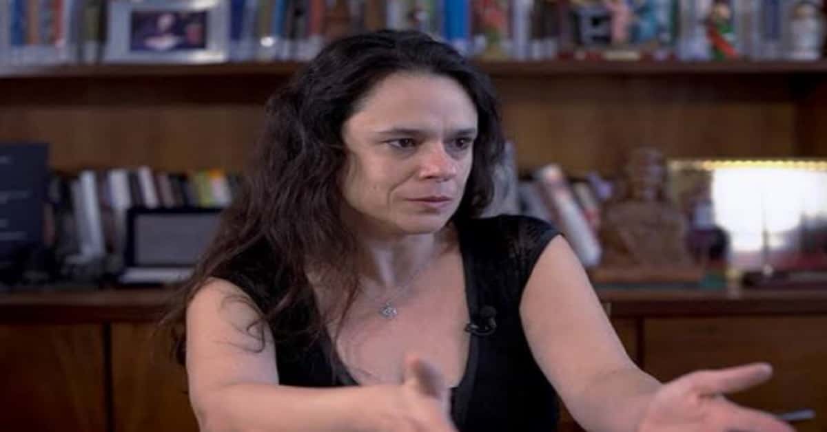 JANAÍNA PASCHOAL - FOTO REPRODUÇÃO DO TWITTER