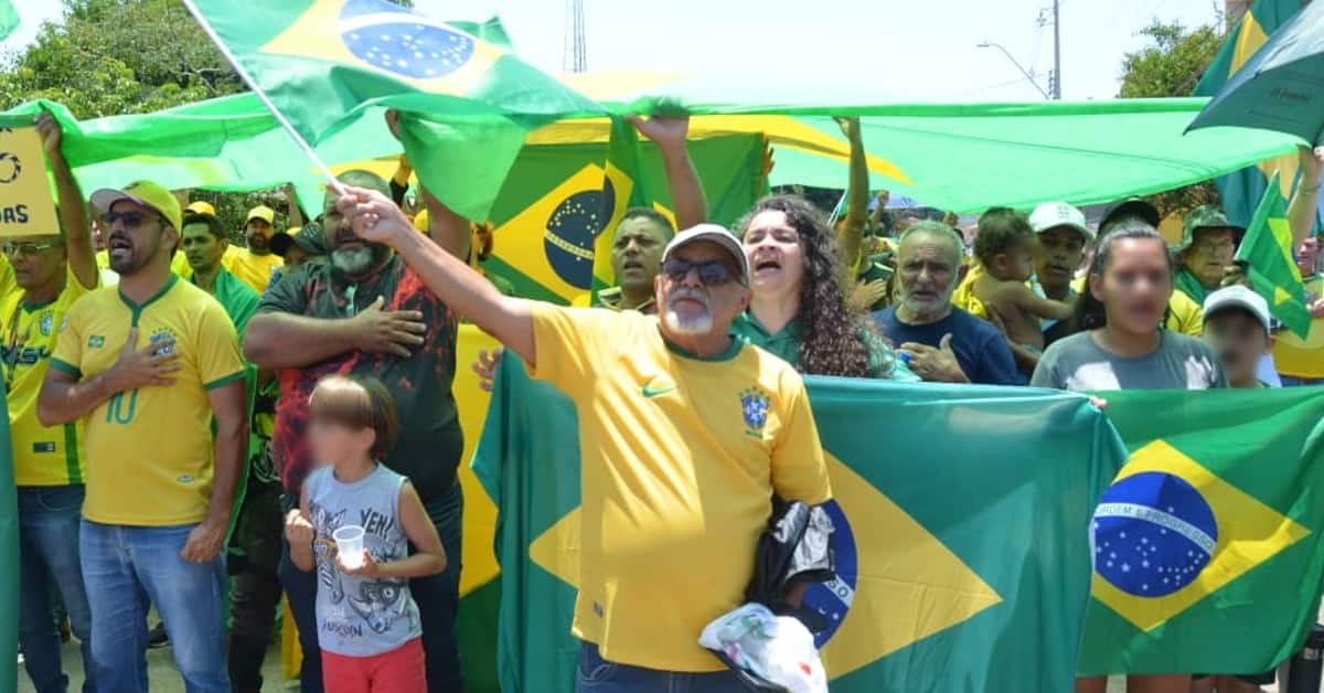 Manifestantes Conservadores - Foto Reprodução do Twitter