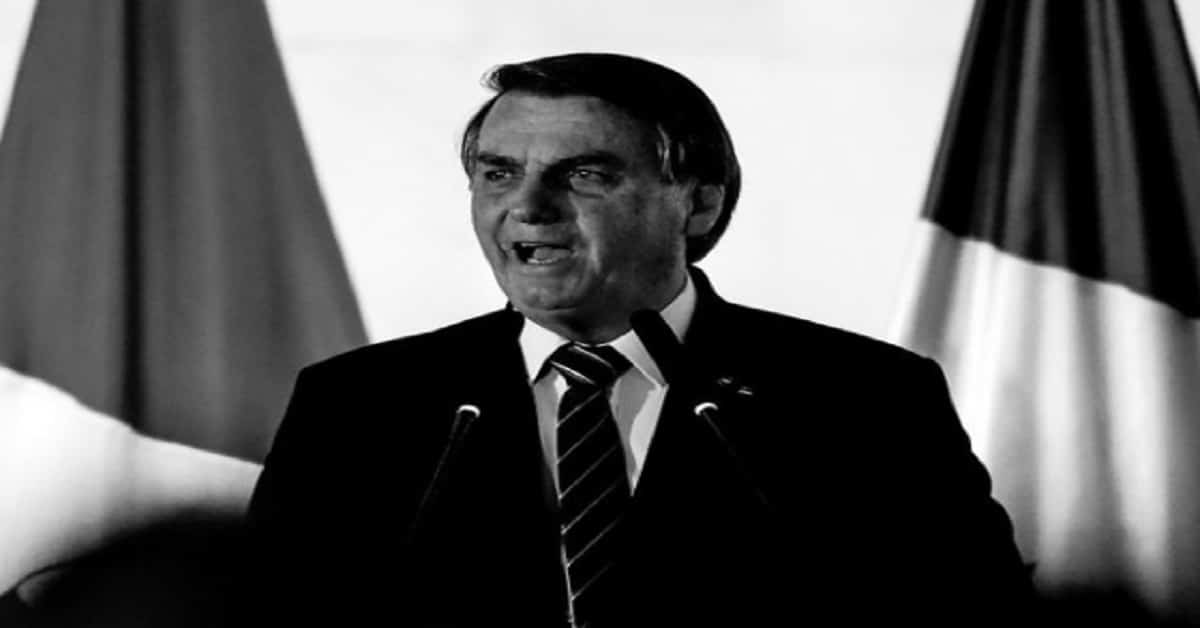 SITE DE FOFOCAS ATACA BOLSONARO - FOTO TWITTER