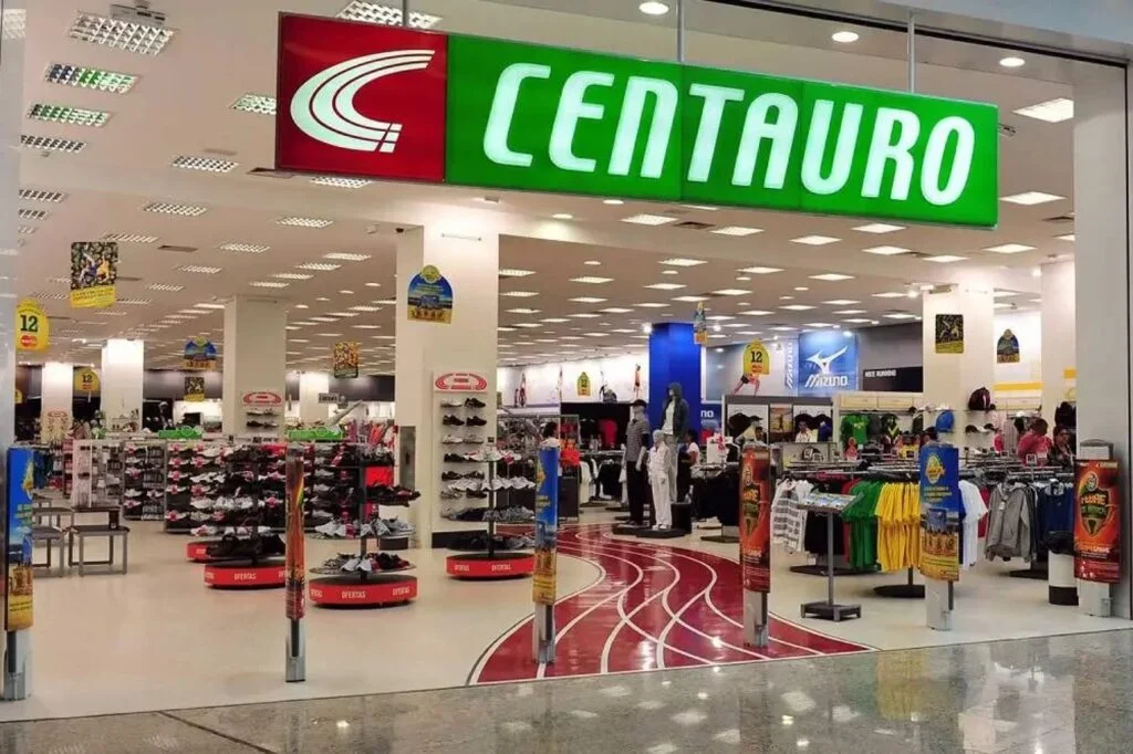 Centauro fecha 10 unidades em todo o país