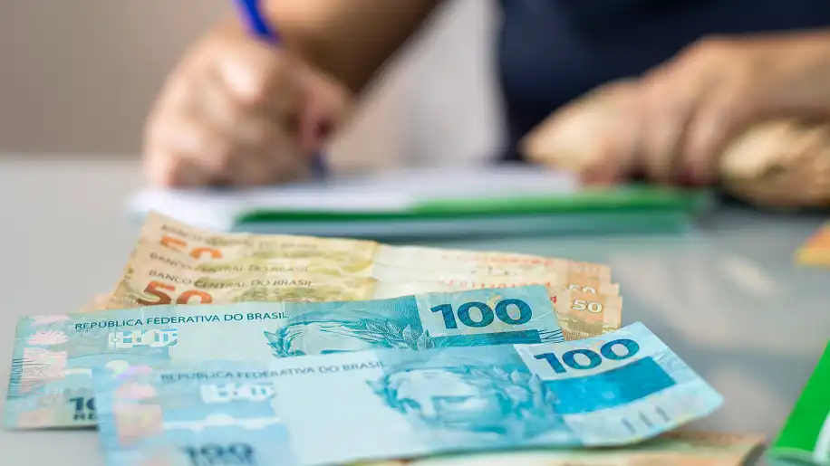 PIS/PASEP: Nascidos em março e abril podem sacar abono salarial a partir de quarta-feira