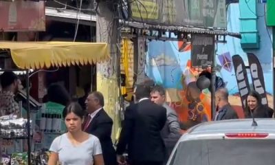 Flávio Dino, Ministro da Justiça e Segurança Pública, visita favela no RJ sem escolta policial