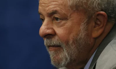 lula Interrompe Viagem à China