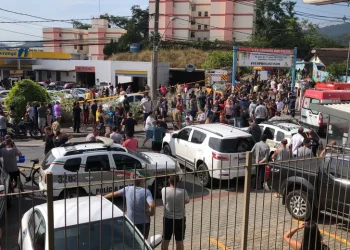 Homem invade creche, mata 4 crianças e deixa 5 feridas com machadinha