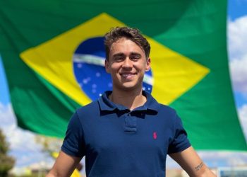 Câmara de BH aprova projeto de Nikolas Ferreira contra linguagem neutra em escolas