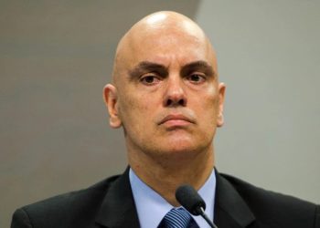 Moraes mantém 'prisão ilegal' de manifestantes, contrariando PGR