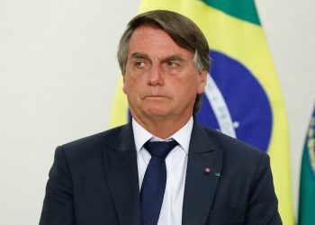 TSE impede Bolsonaro de tirar sigilo de investigação contra ele