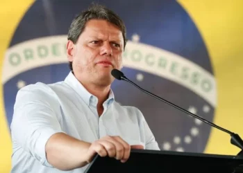 Salário mínimo em SP sobe para R$ 1.550: Tarcísio supera reajuste de Lula
