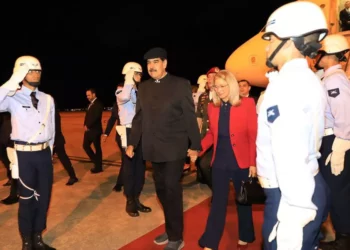 Personalidades Públicas Detonam Encontro de Lula com Maduro: 'Retrocesso' e 'Vergonha Nacional'