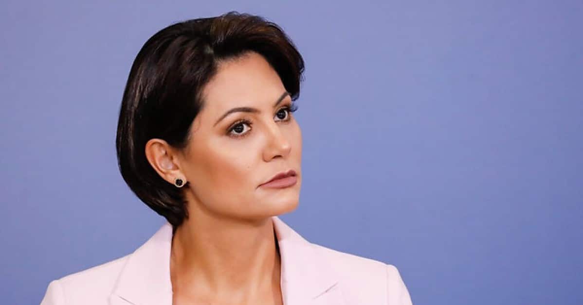 Michelle Bolsonaro quebra o silêncio após ação da PF