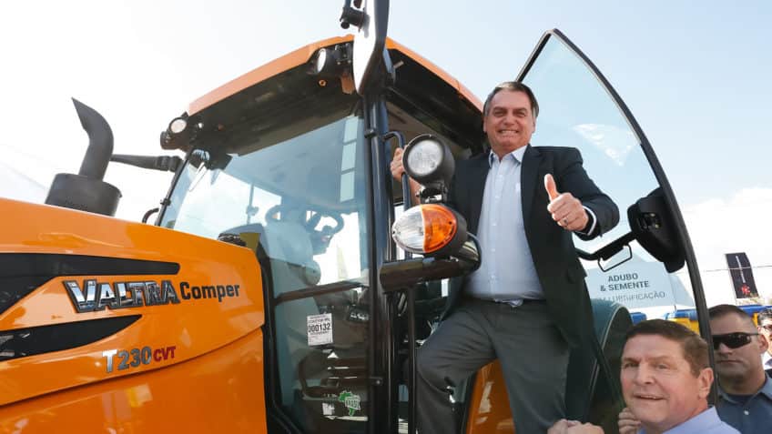 Bolsonaro Surpreende e Retorna à Política com Força Total na Agrishow 2023