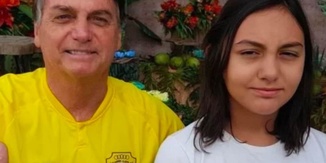 PSOL aciona MPF para obrigar Bolsonaro a vacinar filha