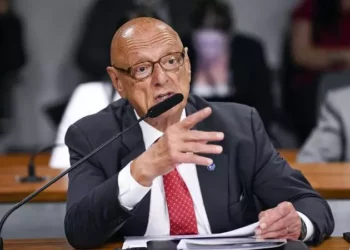 Senador Afirma que STF e TSE Ignoraram Alerta de Invasão do 8 de Janeiro