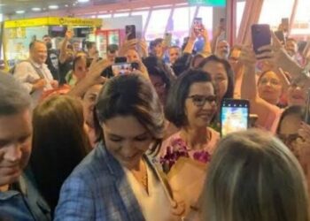 Michelle Bolsonaro recebe calorosa recepção em Cuiabá: assista ao vídeo!