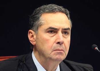 Impeachment de Barroso ganha força com apoio de 80 deputados e 12 senadores