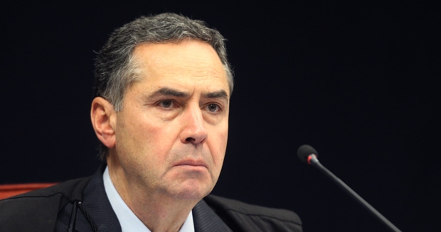 Impeachment de Barroso ganha força com apoio de 80 deputados e 12 senadores
