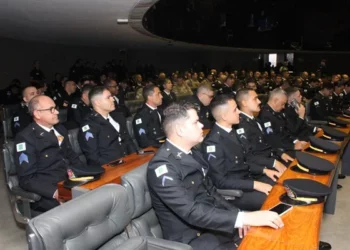 Lira cancela homenagem a militares e causa mal-estar no Congresso