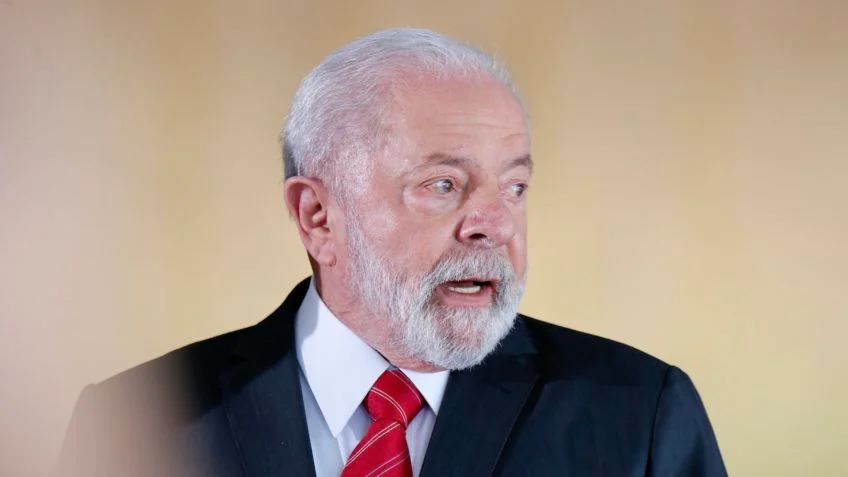 Erro da base de Lula abre portas para a CPI do 8 de janeiro rastrear seu voo e investigar ações de Flávio Dino
