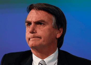Jair Bolsonaro Dispara Contra Lula: 'Analfabeto' e 'Jumento'