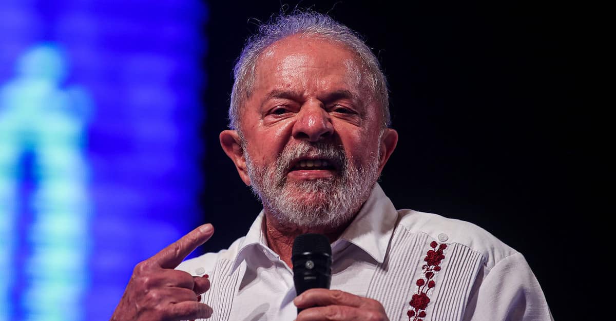 Bolsonaro prejudicou o Corinthians", ataca Lula