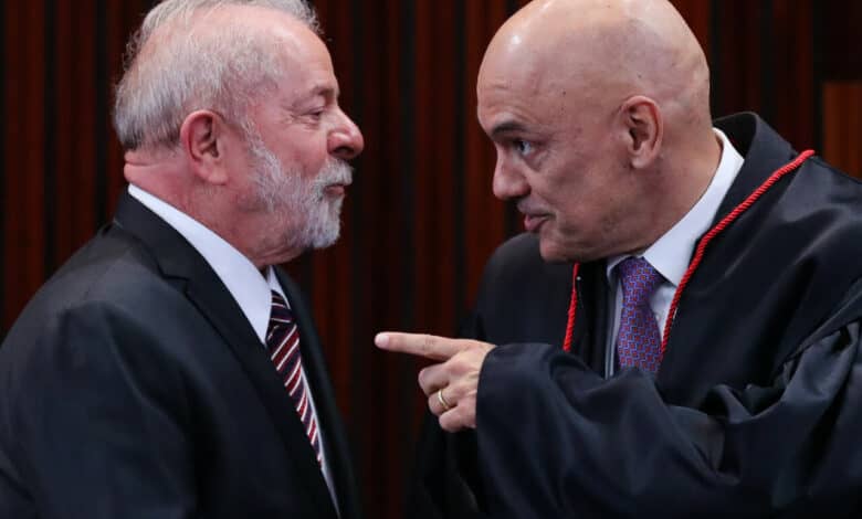 Alexandre de Moraes indica a Lula que Flávio Dino seria bom nome para o STF, diz Folha