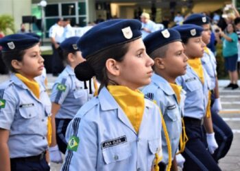 Governo Lula Decreta o Fim das Escolas Cívico-Militares