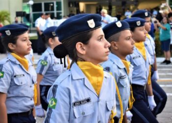 Governo Lula Decreta o Fim das Escolas Cívico-Militares