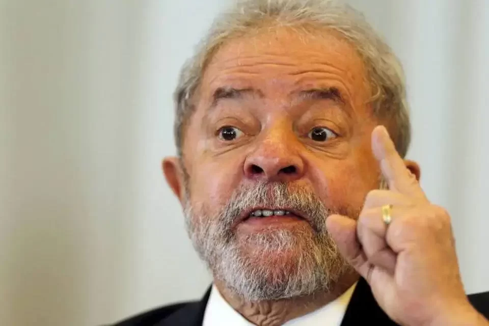 Lula Quer Pena de 20 Anos para Atos Considerados 'Antidemocráticos'