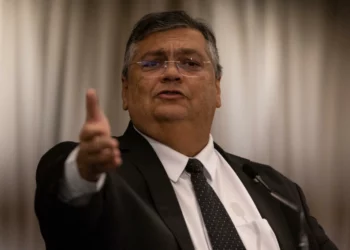 Dino exige investigação sobre conduta 'agressiva' da polícia de SP na caçada a criminoso que matou PM