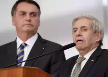 General Heleno Desmente Rumores de Consulta Sobre Golpe