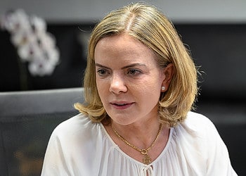 Internada em Brasília: Saiba Mais sobre o Estado de Gleisi Hoffmann