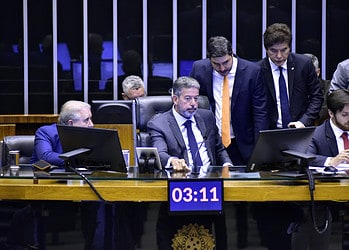 Apoio Parlamentar Maciço: Proposta para Derrubada de Decisões do STF é Protocolada por 175 Deputados