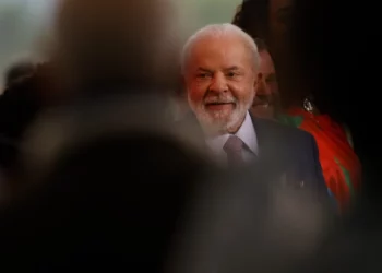 Veja: Lula teve despesas escondidas pelo governo por 4 meses, revelando gastos sem precedentes.
