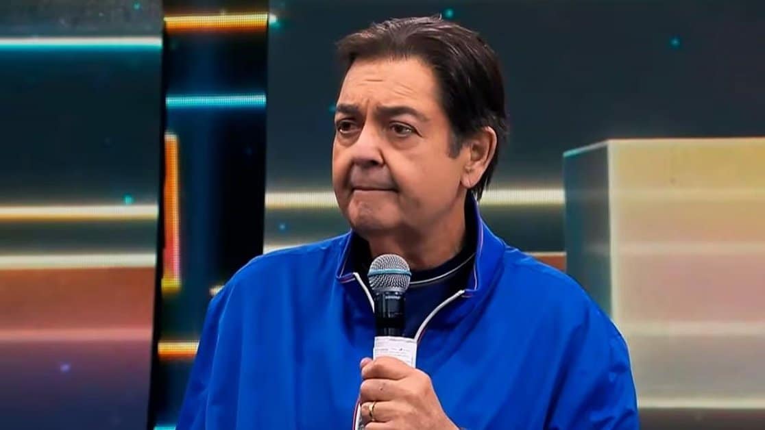 Faustão é internado às pressas