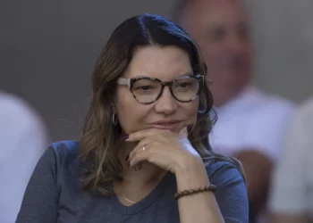 Janja Afirma Estar Chateada com Decisão de Lula - 'Não Estou Feliz'