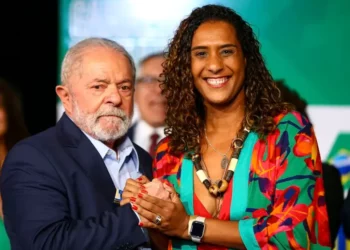 Irmã de Marielle e Ministra de Lula Utiliza Aeronave da FAB para Assistir Jogo do Flamengo