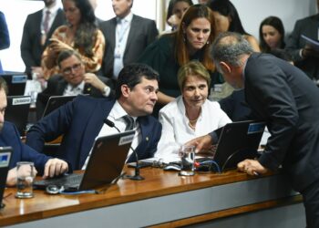 Senado vai contra STF e aprova urgência do marco temporal