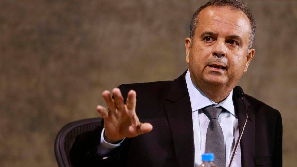 Revelações Inesperadas: Senador expõe votos de Barroso e Moraes sobre liberdade de expressão