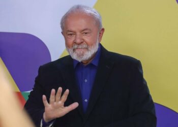 Lula Vê 'Oportunidade' em Cirurgia do Quadril e se Dá ao Luxo de uma Plástica