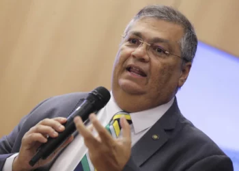 Dino Planeja Deixar Ministério da Justiça, Escapando de Mais de 100 Convocações pelo Parlamento