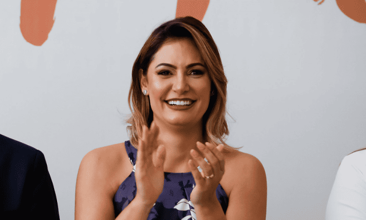 Michelle Bolsonaro Recebe Homenagem da Alerj com Contribuição de Voto Petista