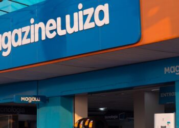 Impacto no Varejo: Magazine Luiza Fecha Hubs e Prepara Onda de Demissões