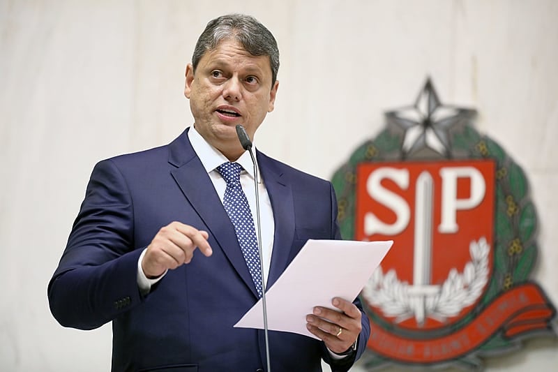 Zero tolerância: Tarcísio bate de frente e cassa aposentadoria de policial corrupto