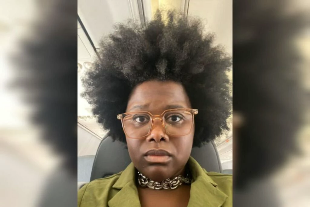Cantora Afirma que Aeroporto Fez Revista em seu Cabelo; Infraero Nega